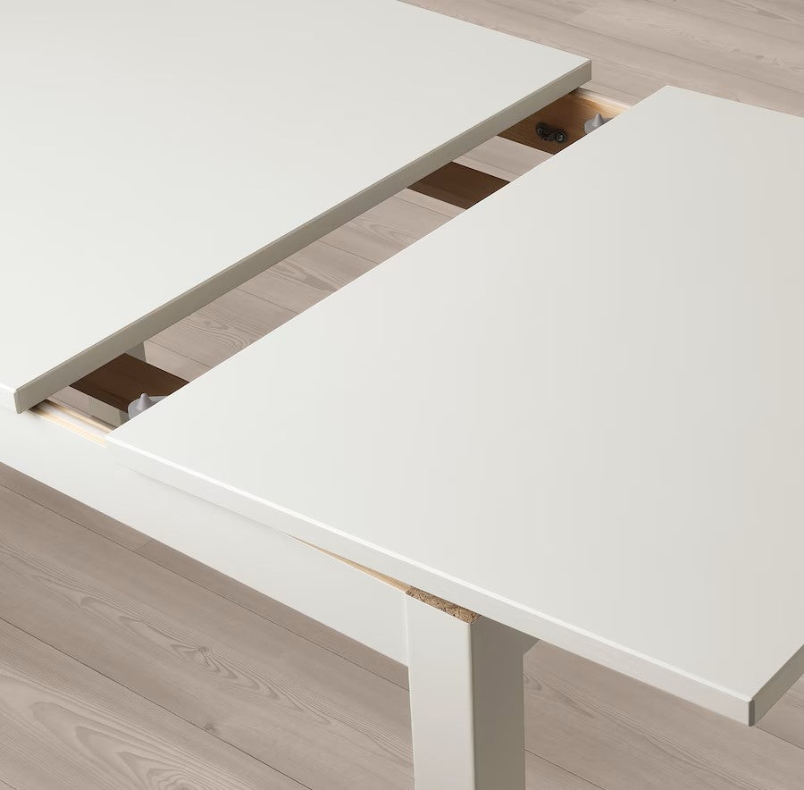 White 4/6 seater dining table
