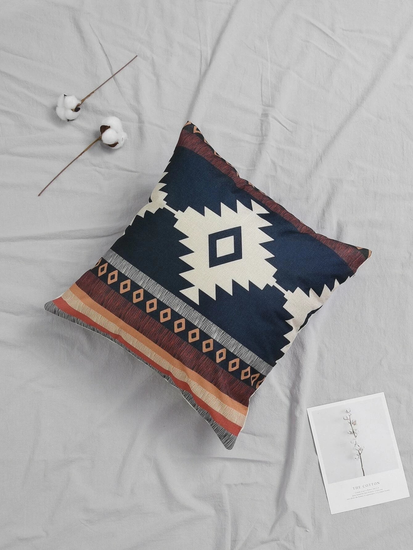 Retro Geometric Pattern Cushion
