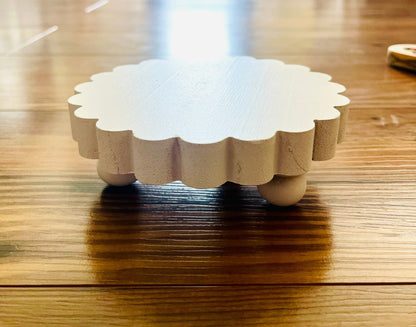 Mini Scalloped Risers