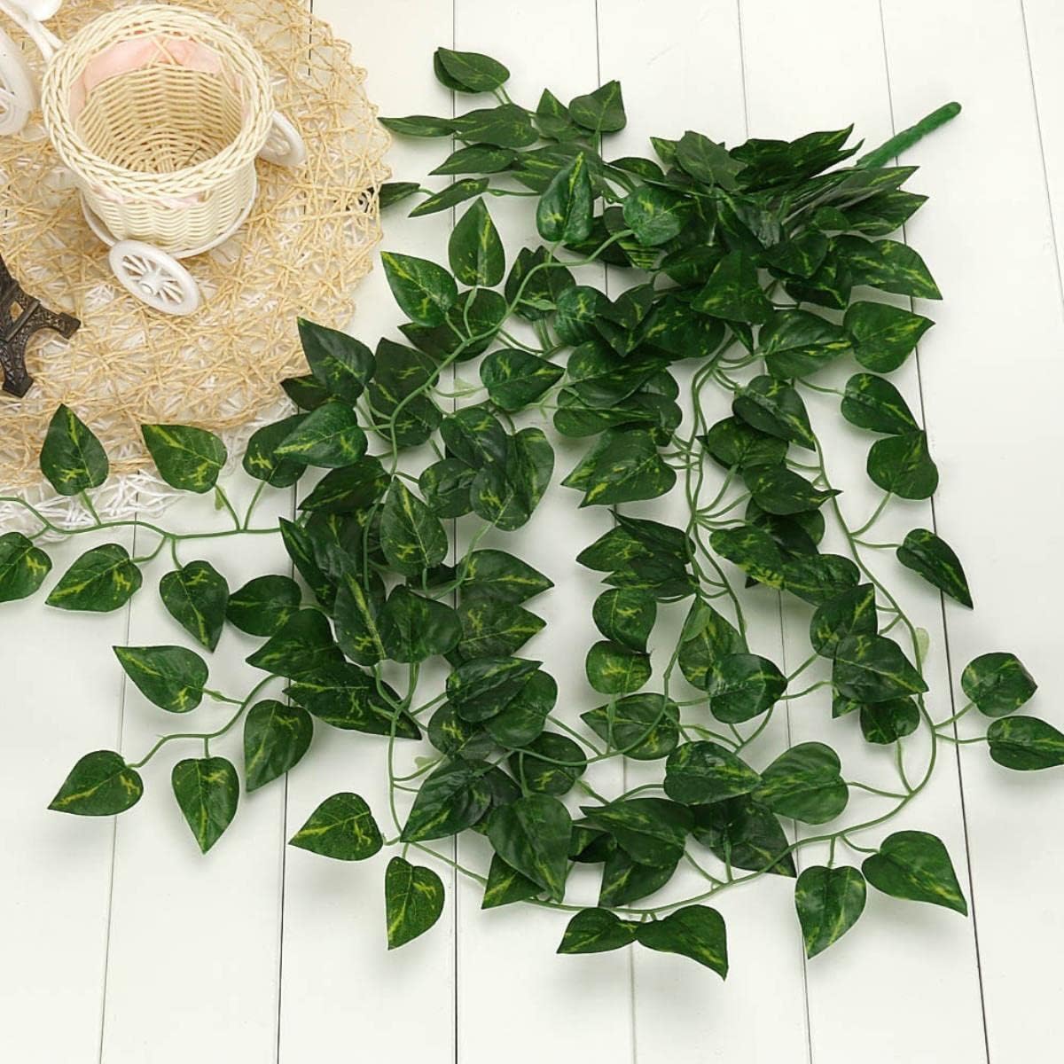 Hanging Ivy Leaves