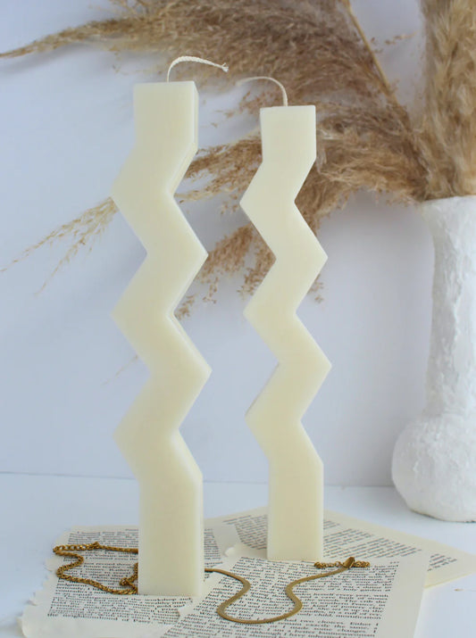 Zigzag pillar candle