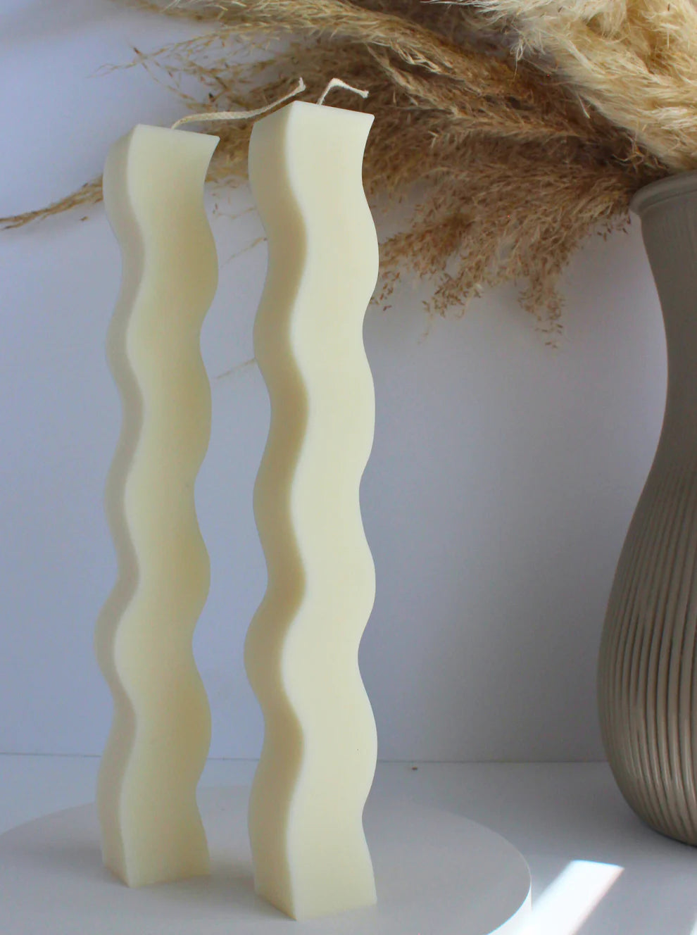 Wavy pillar candle