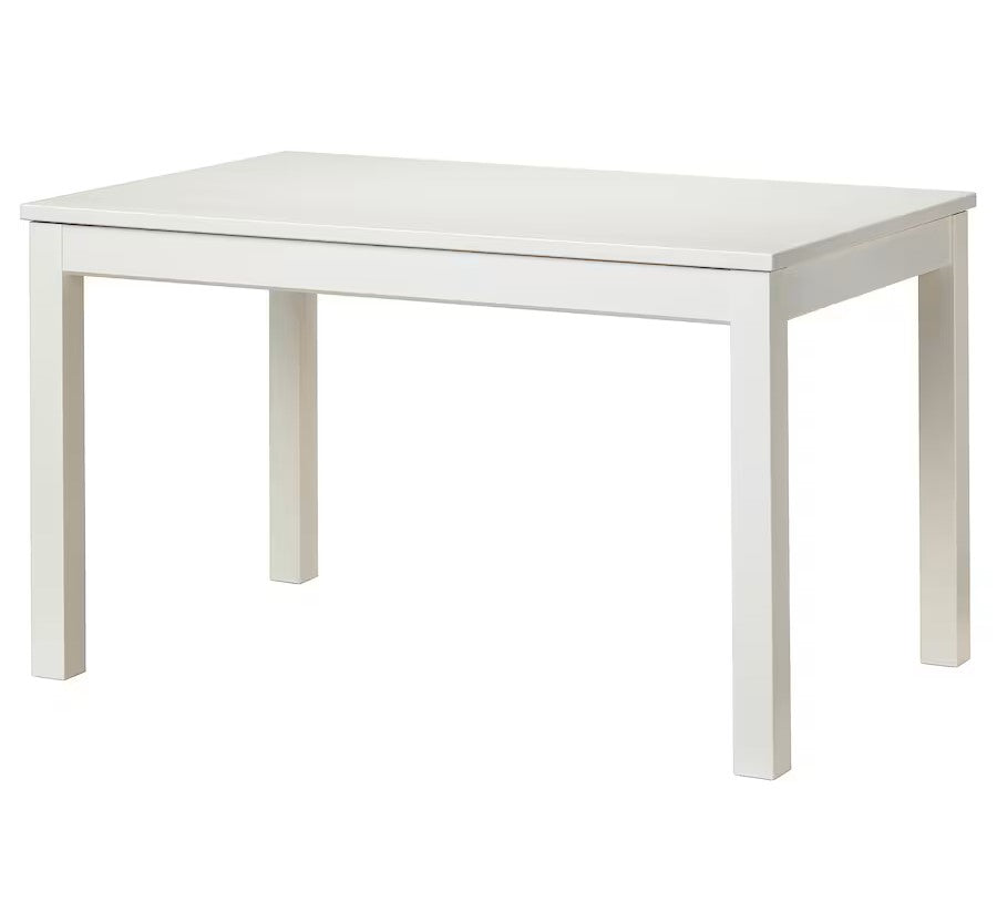 White 4/6 seater dining table